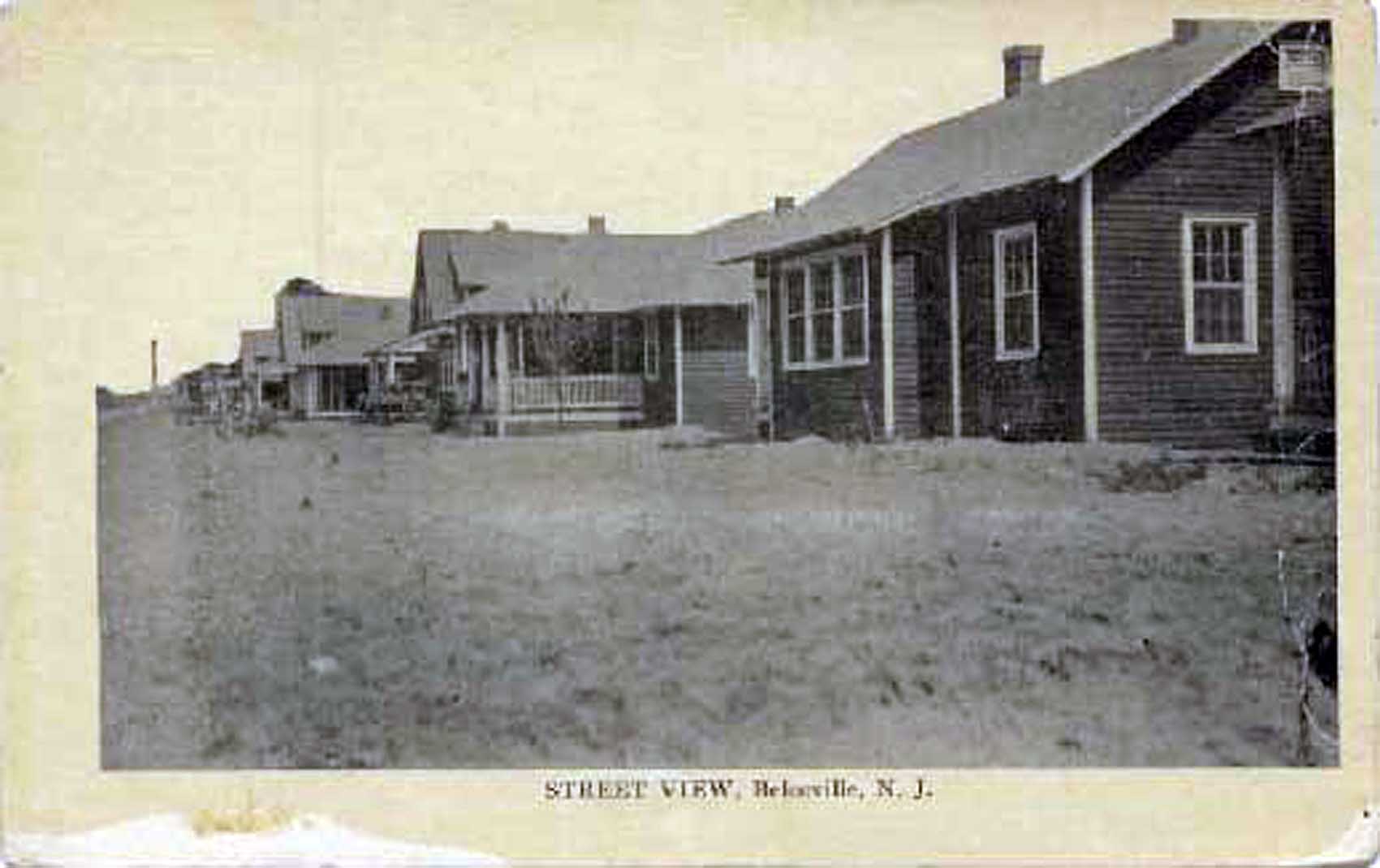 Belcoville - Street and Houses - c 197-18