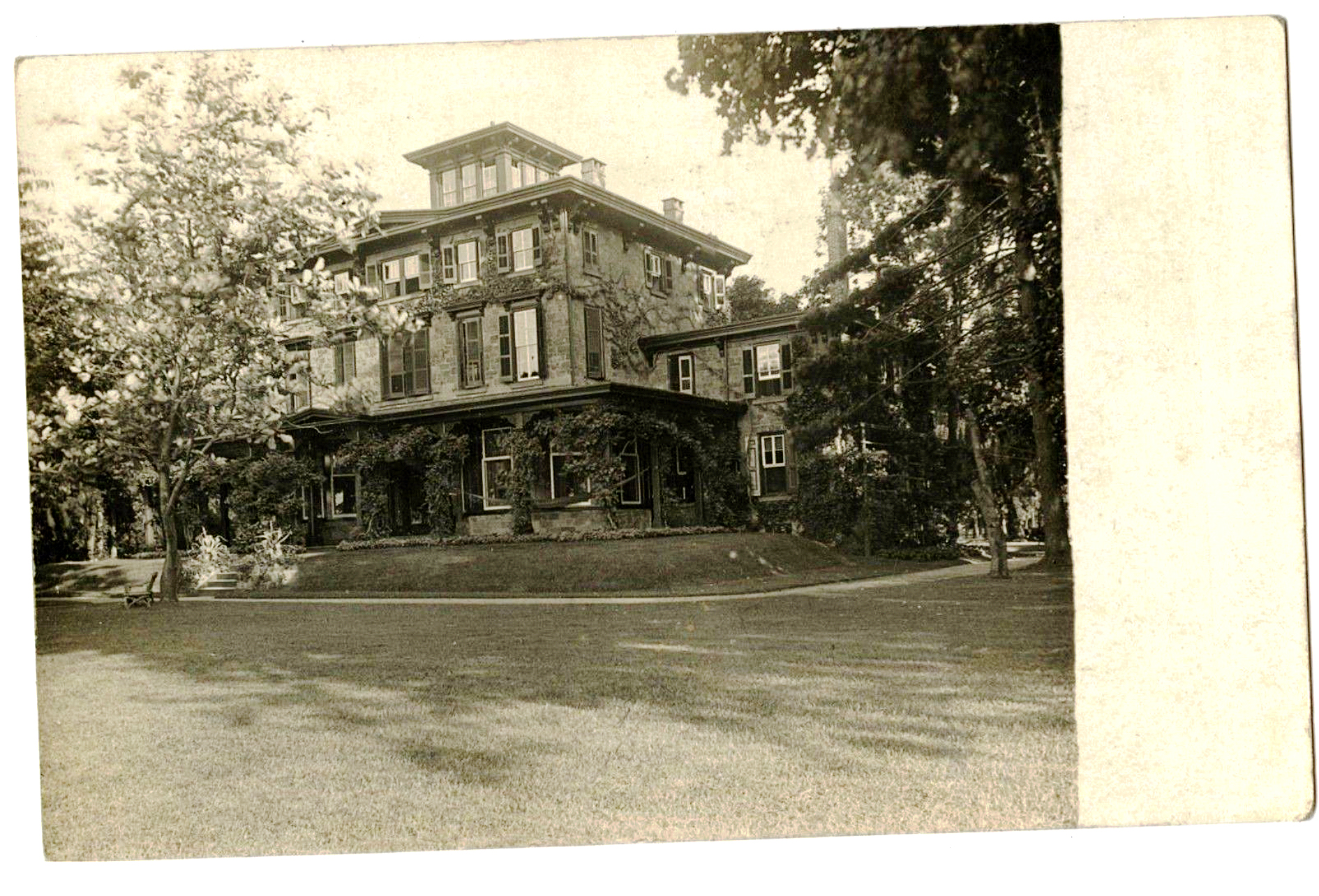 Edgewater Park - Building thought to be ticket office for C and T RR - c 1910