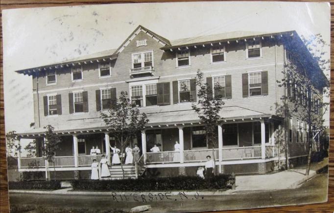 Riverside - Womens Boarding House - 1908