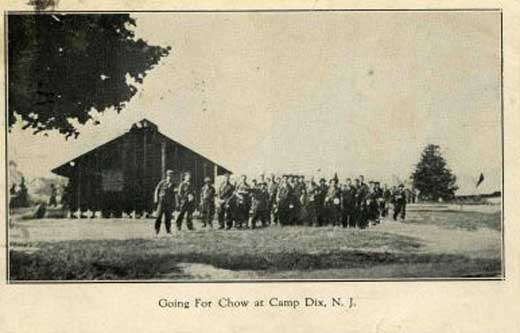 WrghtstwnCampDixSoldiersGoingForChow1933